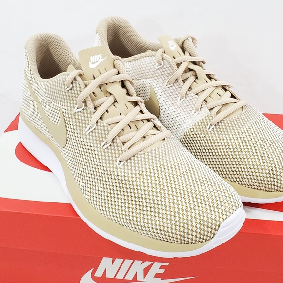 nike women's tanjun racer running shoes